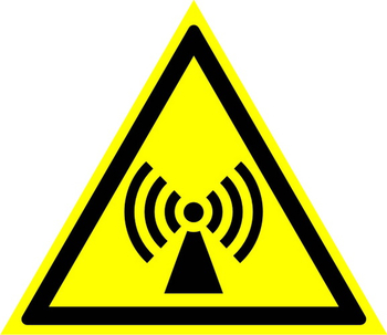 W12 внимание! электромагнитное поле (пластик, сторона 200 мм) - Знаки безопасности - Предупреждающие знаки - vektorb.ru